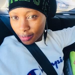 Meet your Posher, Aicha